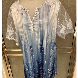 Blue top with short sheer sleeves, Plus size 2XL, NWT